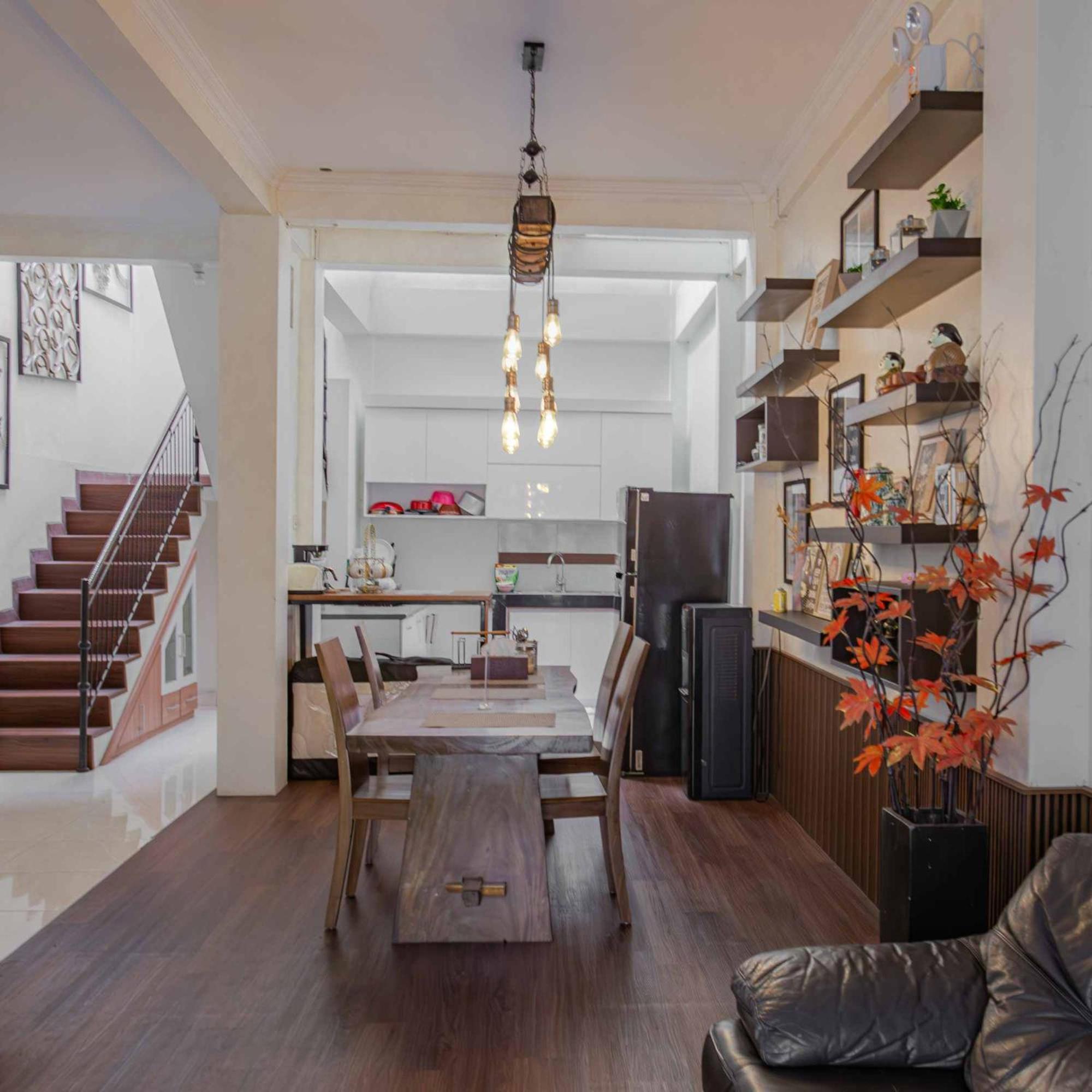 Inez Homestay Джокьякарта Экстерьер фото