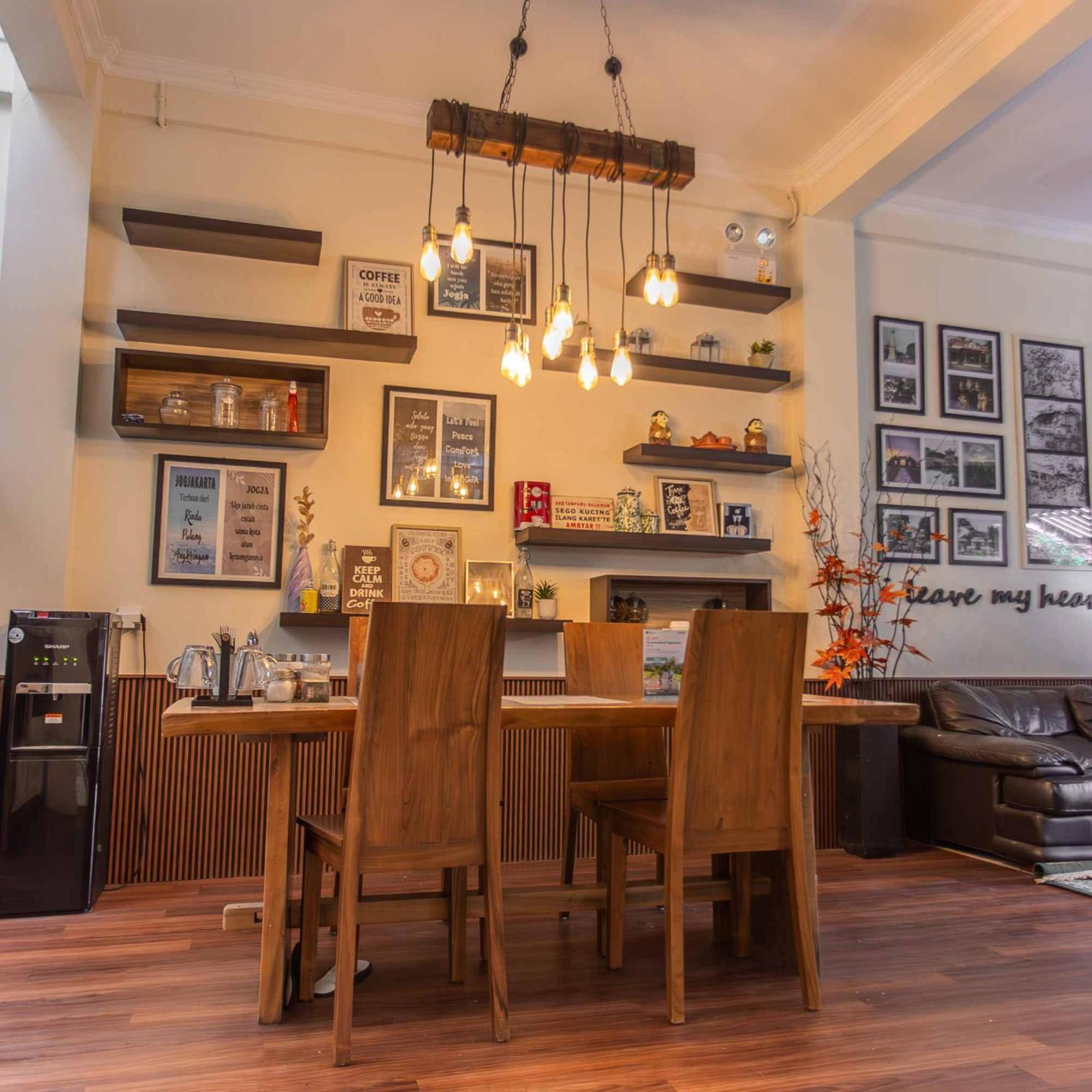 Inez Homestay Джокьякарта Экстерьер фото